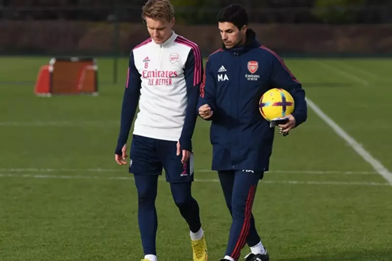 أرتيتا يعلل رفضه تجريد أوديجارد من قيادة أرسنال رغم الضغوط الجماهيرية