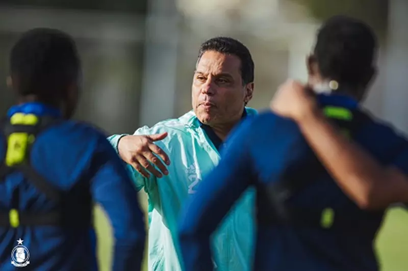 البدري يتحدث عن تحقيق اللقب الليبي رغم التحديات والتجديد المحتمل