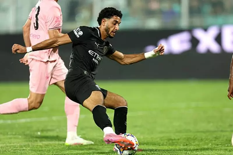 صباح كرة القدم: تفاصيل انتقالات واندماجات اللاعبين في الأندية الأوروبية