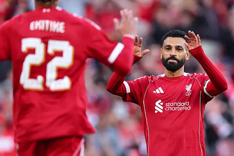 صلاح أساسي و4 صفقات جديدة في تشكيل ليفربول لمباراة كريستال بالاس بالدرع الخيرية