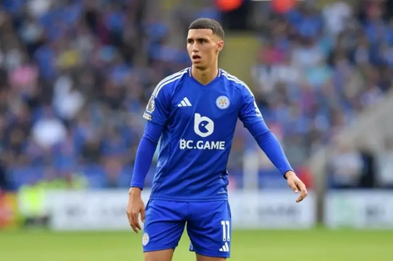 ليستر سيتي يتمسك بلاعبه بلال الخنوس وسط عروض كريستال بالاس المتكررة